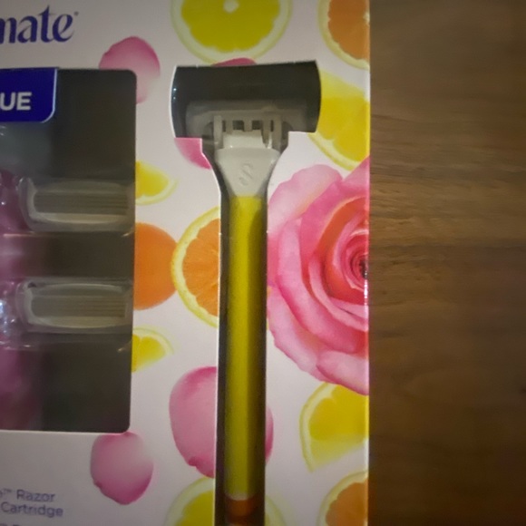 Skintimate Shaving Kit - Picture 5 of 12